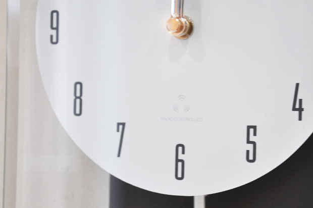 掛け時計　振り子　電波　イメージ