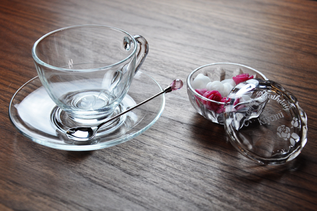 グラス　コーヒーカップ　イメージ